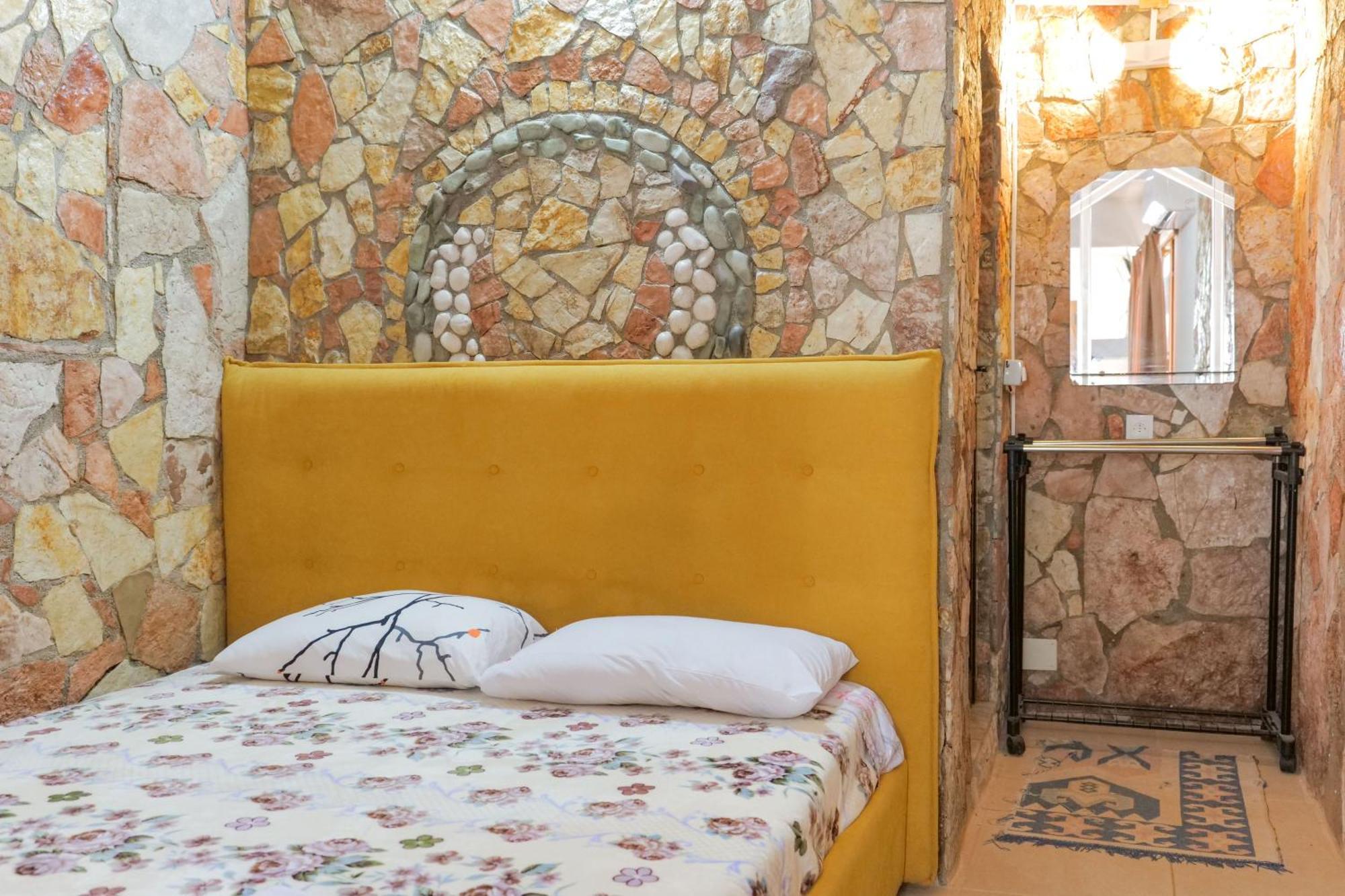 Garden Villa Lake Side & Glamping Ksamil Bagian luar foto