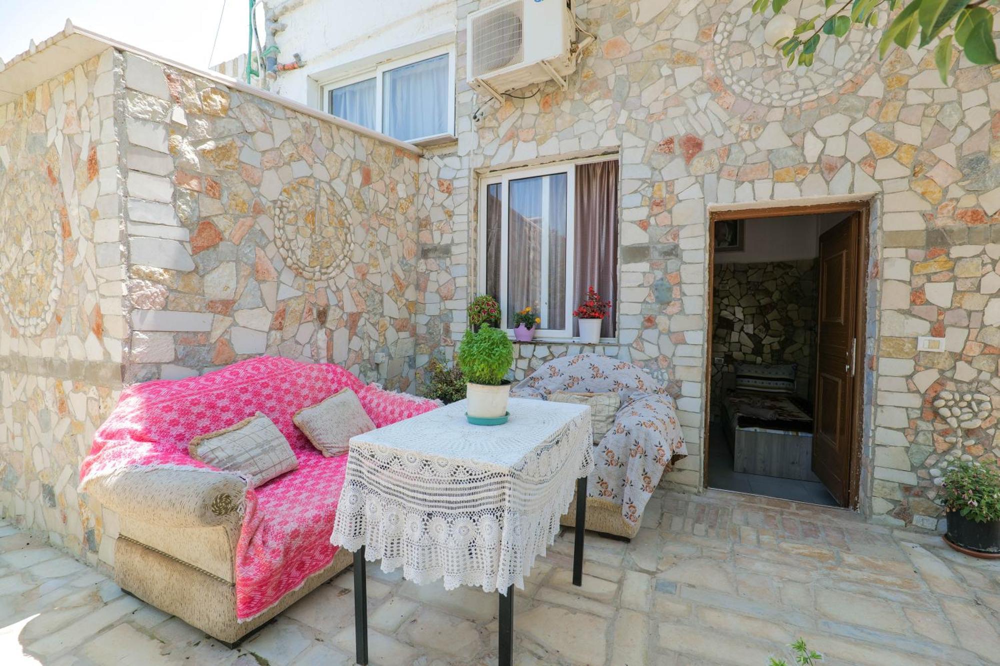Garden Villa Lake Side & Glamping Ksamil Bagian luar foto