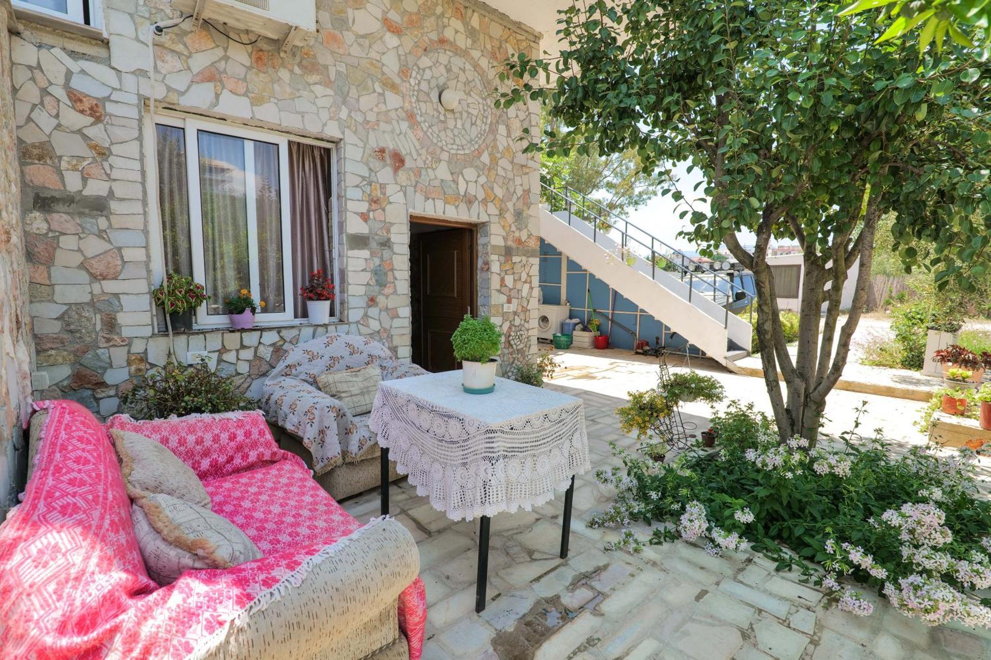 Garden Villa Lake Side & Glamping Ksamil Bagian luar foto