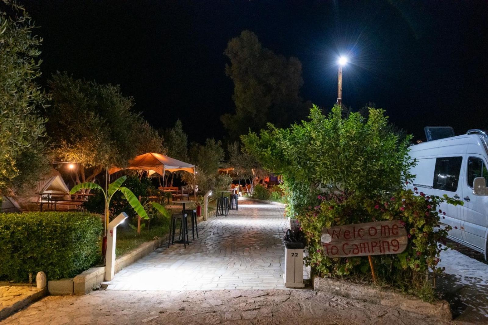 Garden Villa Lake Side & Glamping Ksamil Bagian luar foto