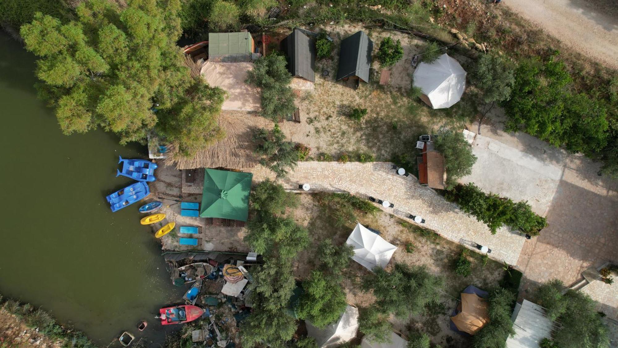 Garden Villa Lake Side & Glamping Ksamil Bagian luar foto
