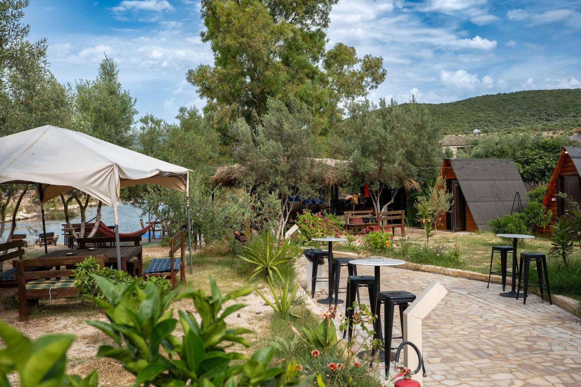 Garden Villa Lake Side & Glamping Ksamil Bagian luar foto