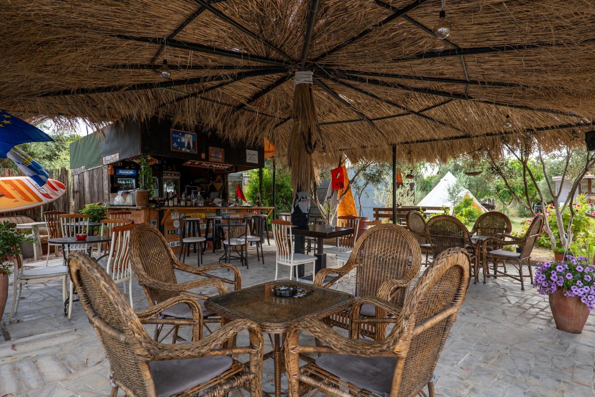 Garden Villa Lake Side & Glamping Ksamil Bagian luar foto