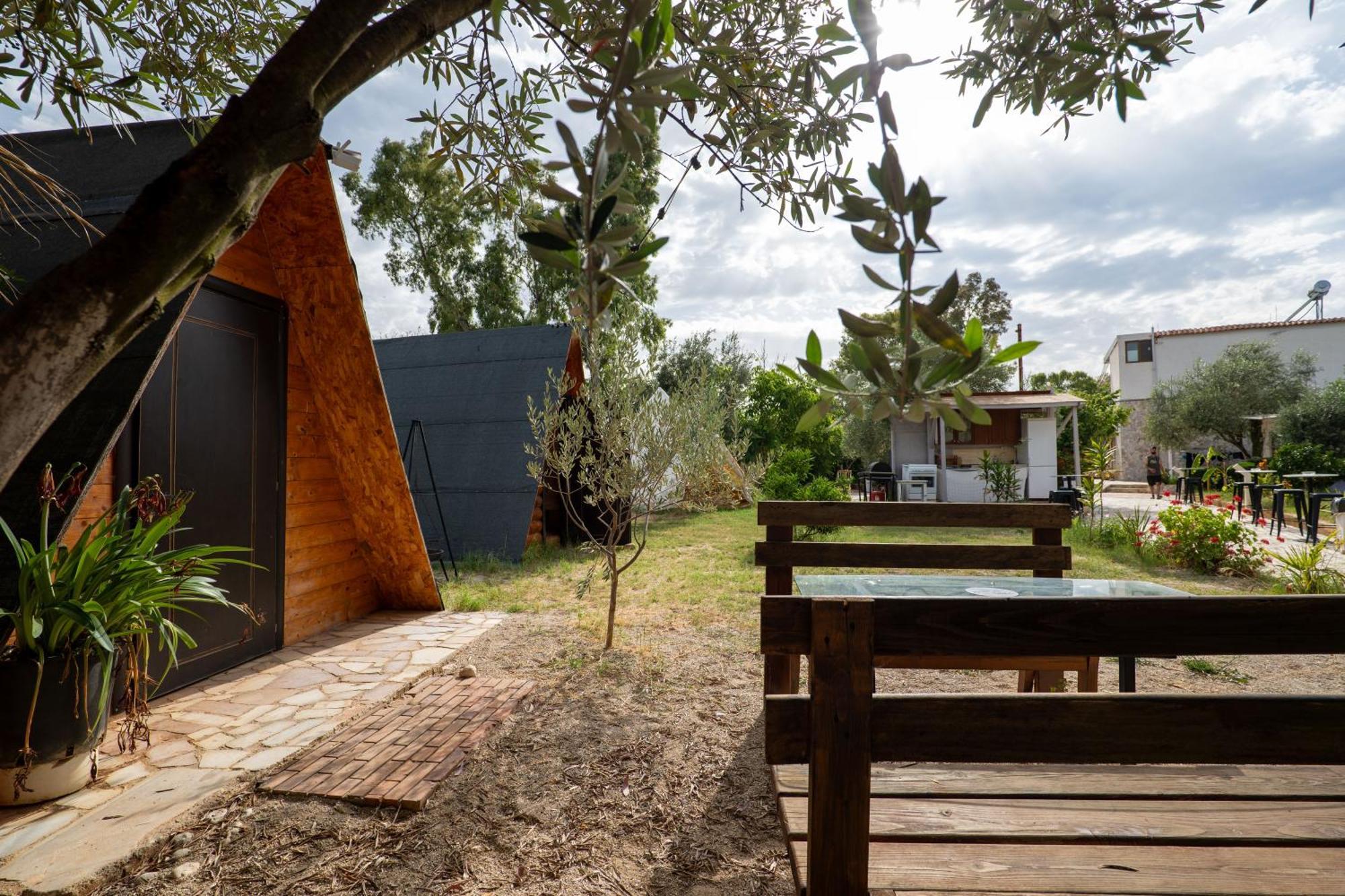 Garden Villa Lake Side & Glamping Ksamil Bagian luar foto