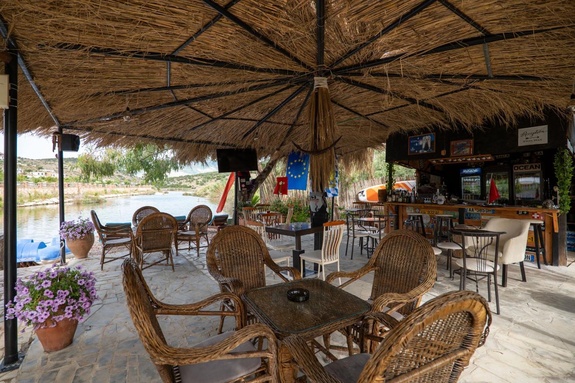 Garden Villa Lake Side & Glamping Ksamil Bagian luar foto
