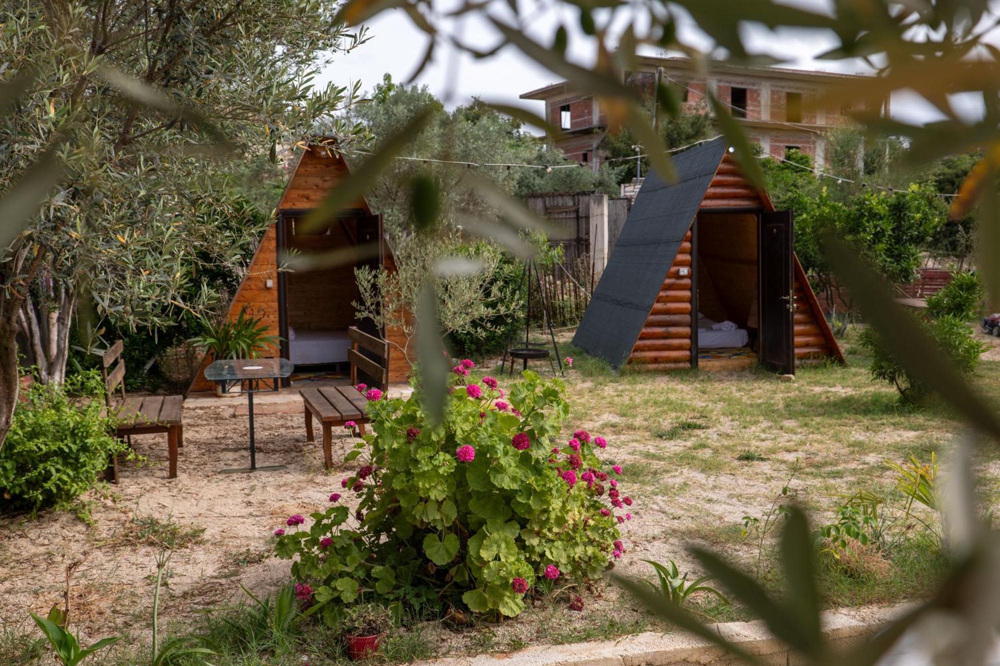 Garden Villa Lake Side & Glamping Ksamil Bagian luar foto