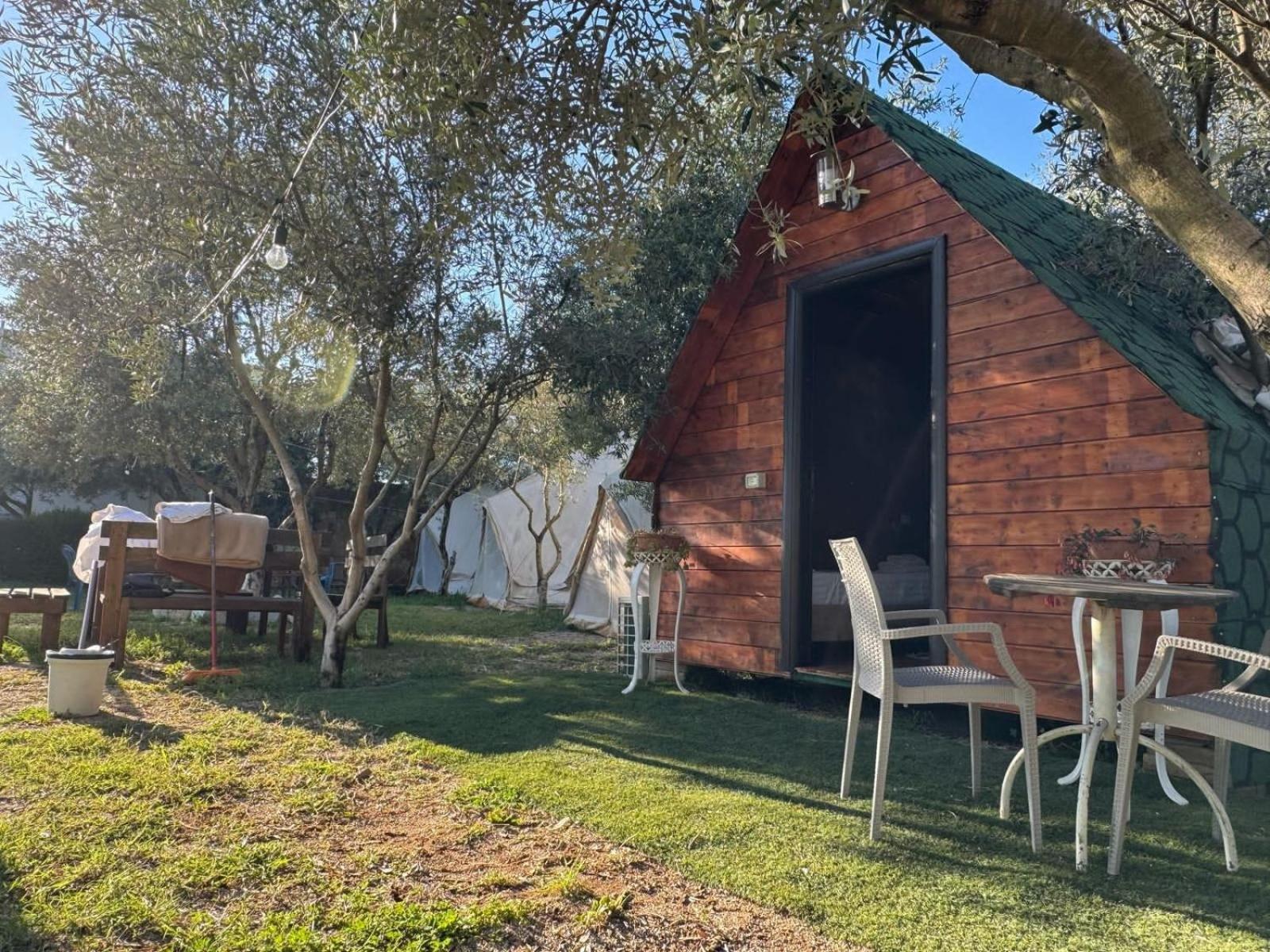 Garden Villa Lake Side & Glamping Ksamil Bagian luar foto