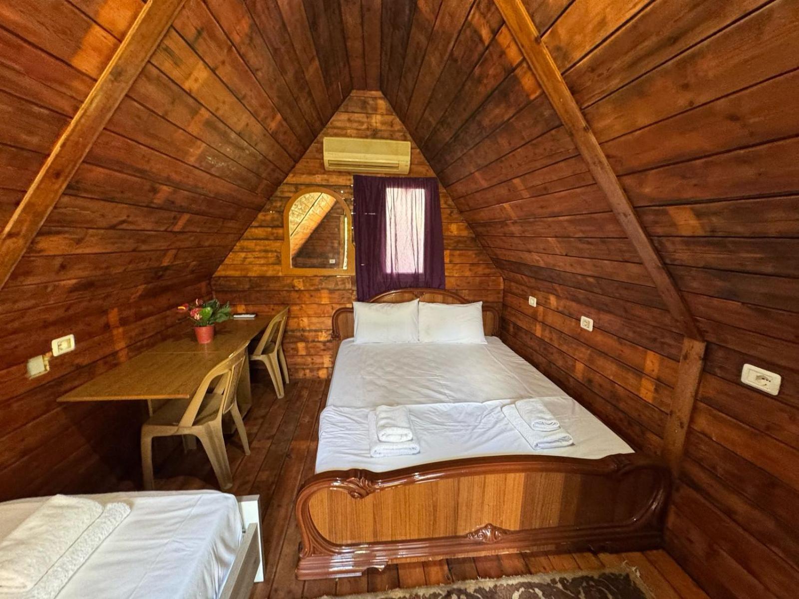 Garden Villa Lake Side & Glamping Ksamil Bagian luar foto